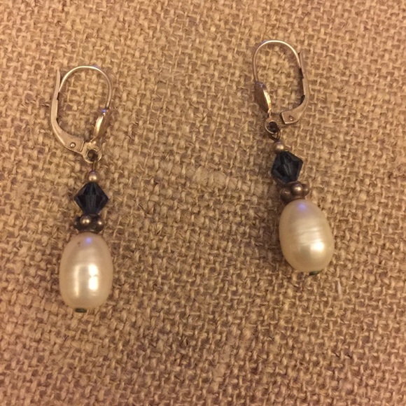 SALE Silver and freshwater pearl necklace/earrings - Picture 2 of 6